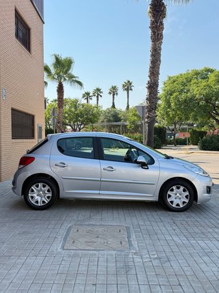 Peugeot 207 2011