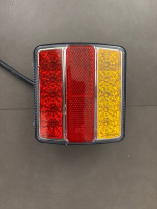 Luz Trasera Universal LED de 7 Pines para Remolque