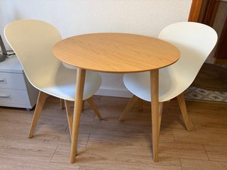 Conjunto Mesa y 2 Sillas BoConcept