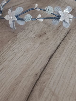 Corona comunión flores azul y blanco