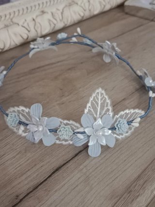 Corona comunión flores azul y blanco