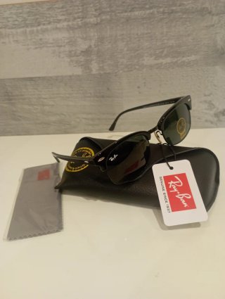 Gafas de sol negras