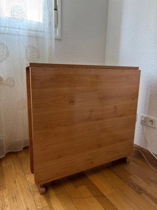 Mesa plegable de madera