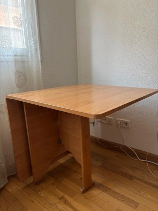 Mesa plegable de madera