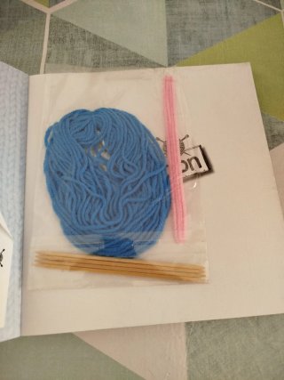 Libro de modelos de muñequitos para tejer