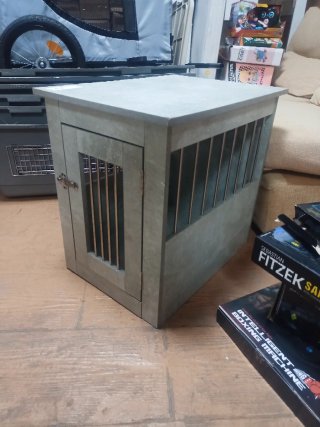 Caseta para perro de madera con puerta