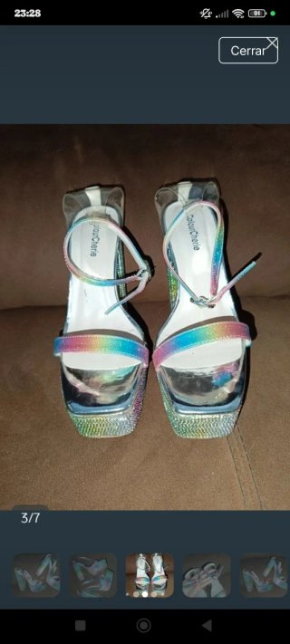 Sandalias de plataforma con pedrería arcoíris