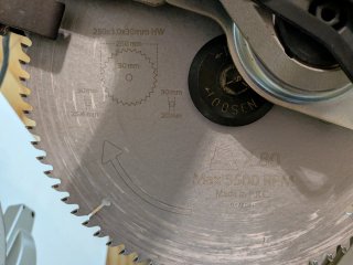 Sierra Ingletadora DeWalt DW703-QS 1600W