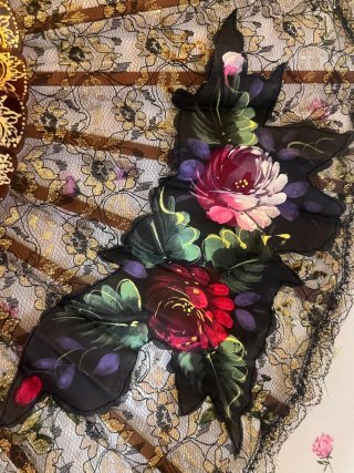 Abanico vintage encaje floral negro y dorado
