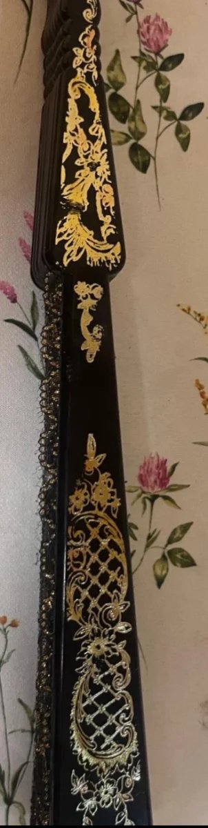 Abanico vintage encaje floral negro y dorado