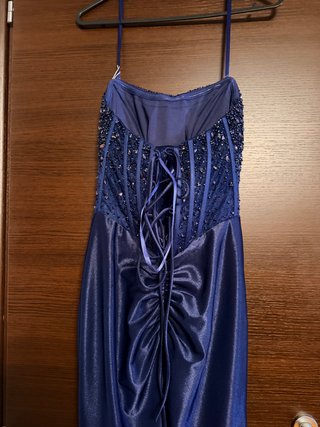 Abito da cerimonia blu con perline