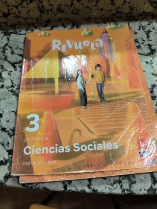 Ciencias sociales. 3 Primaria. Revuela. Castill...