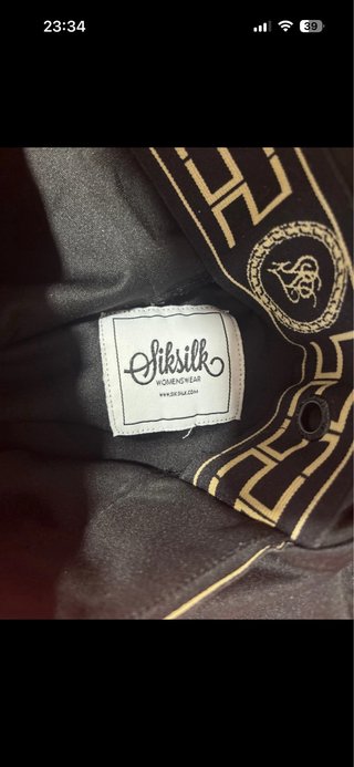 Sudadera Crop Top SikSilk con Capucha Negra
