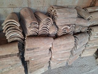 Tejas moriscas antiguas para rehabilitación