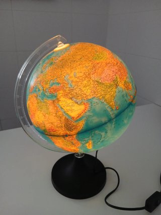 Globo Terráqueo Iluminado
