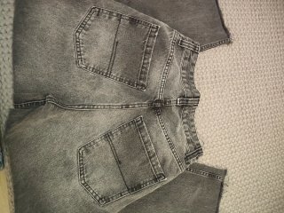 Pantalón vaquero Bershka gris largo