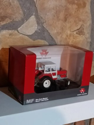 Die-Cast Model 1:32 MF