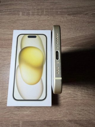 iPhone 15 dorado