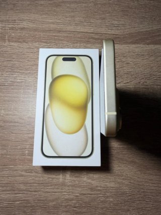 iPhone 15 dorado