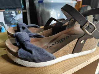 Cuñas de verano negras y azules talla 38