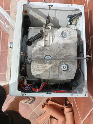 Lavadora para piezas funciona perfectamente.OTSEIN