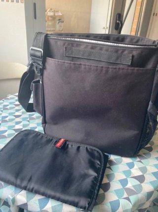 Bolso Skip Hop para carrito de bebé negro
