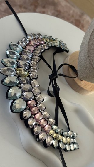 Collana donna con maxi cristalli e feltro