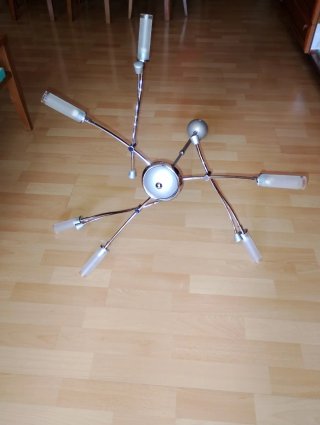 Lámpara de diseño moderno plateada