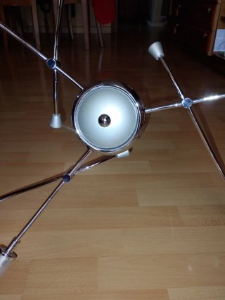 Lámpara de diseño moderno plateada