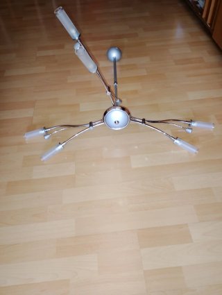 Lámpara de diseño moderno plateada