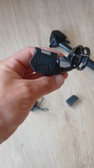 Tija telescópica SRAM AXS