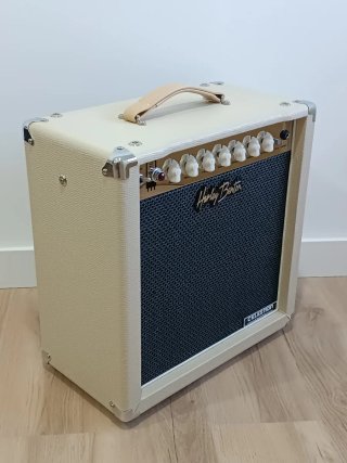 Harley Benton Tube15 Amplificador Válvulas