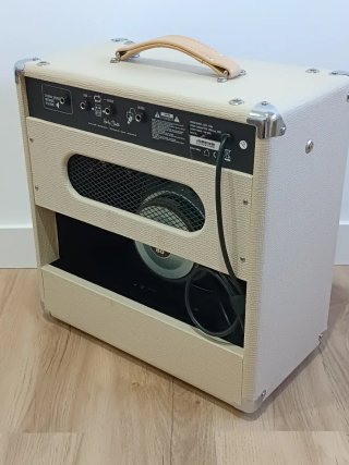 Harley Benton Tube15 Amplificador Válvulas