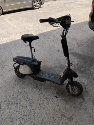 Patinete eléctrico con asiento