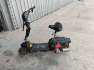 Patinete eléctrico con asiento