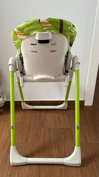 Trona infantil con estampado de tucanes