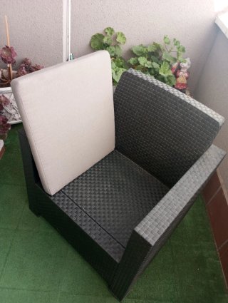 Sillón de exterior negro y beige