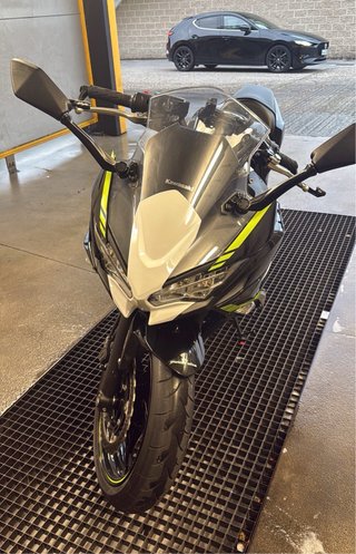 Kawasaki Ninja 650 2021 Negra y Verde limitada A2