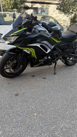 Kawasaki Ninja 650 2021 Negra y Verde limitada A2