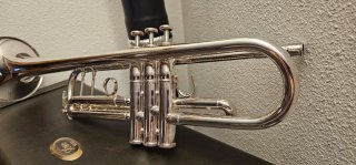 Trompeta Yamaha Xeno YTR 8335G