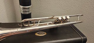Trompeta Yamaha Xeno YTR 8335G