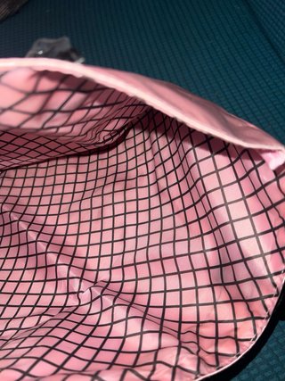 Bolsa tote rosa con dibujo de Vicky Tiel