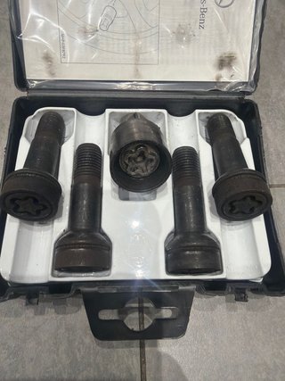 Tornillos Antirrobo Mercedes
