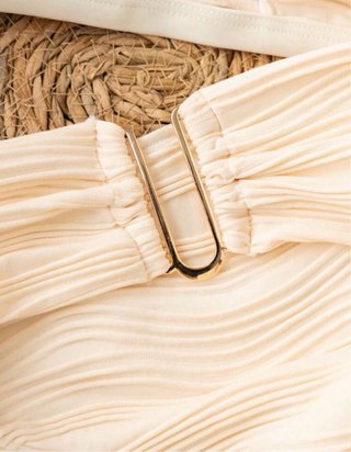 Bikini Beige con Detalles Dorados