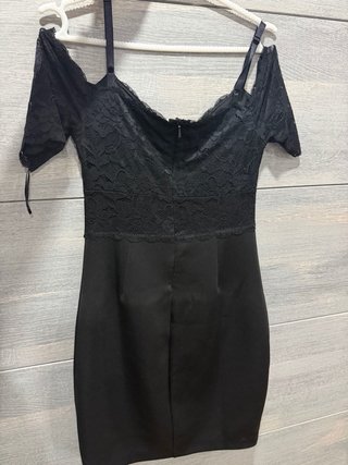 Vestido Guess Negro Encaje Hombros Descubiertos