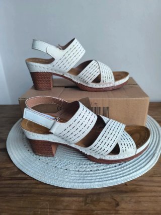 Sandalias blancas Temu Talla 40 Ligeras