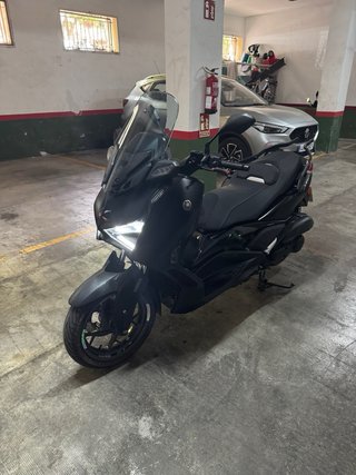 Yamaha XMAX 125cc - 16.700 km colo nueva