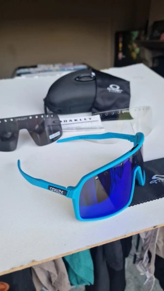 Óculos sutro ventilado Oakley
