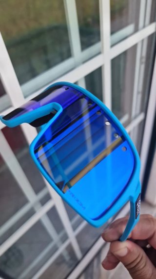 Óculos sutro ventilado Oakley