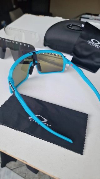 Óculos sutro ventilado Oakley